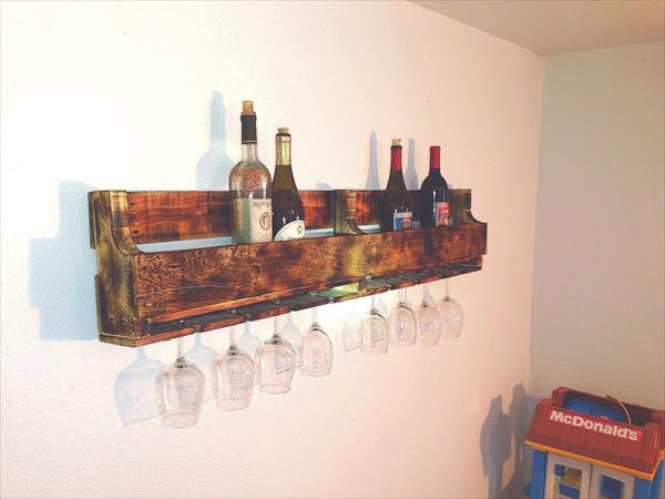 Recycled Pallet Wine Rack | Pallet Furniture Plans