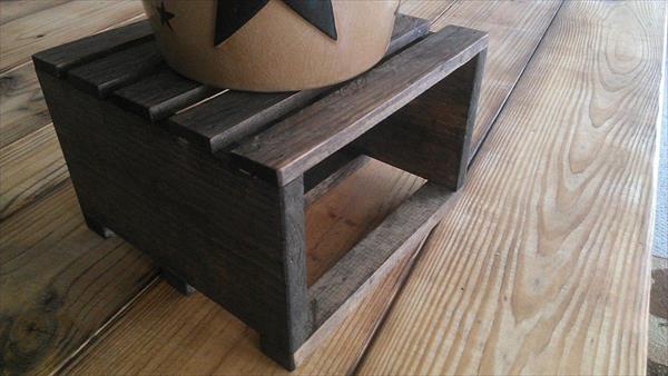 DIY Pallet Rustic Table Riser | Pallet Furniture Plans