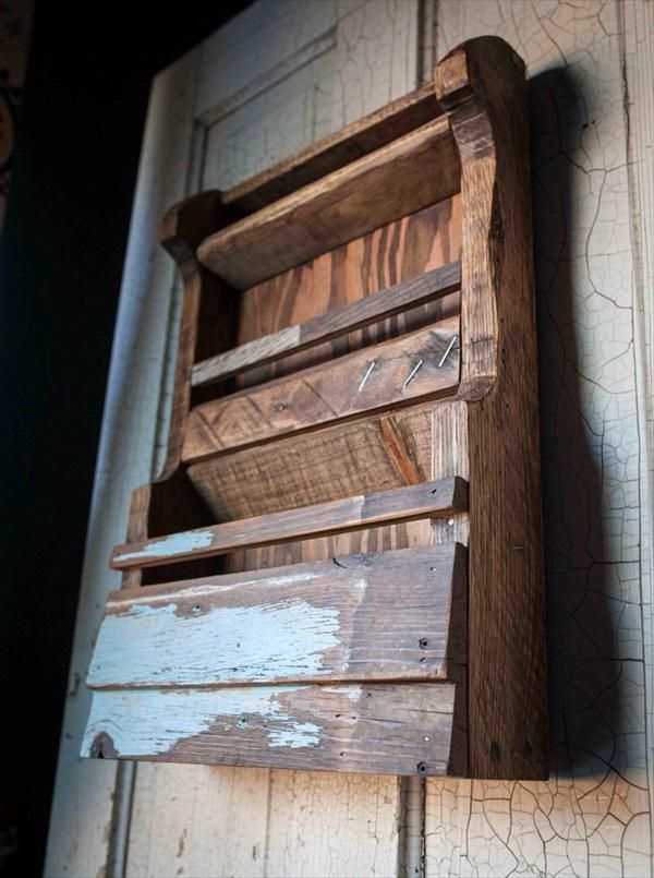 diy pallet wall file - mail organizer and book rack