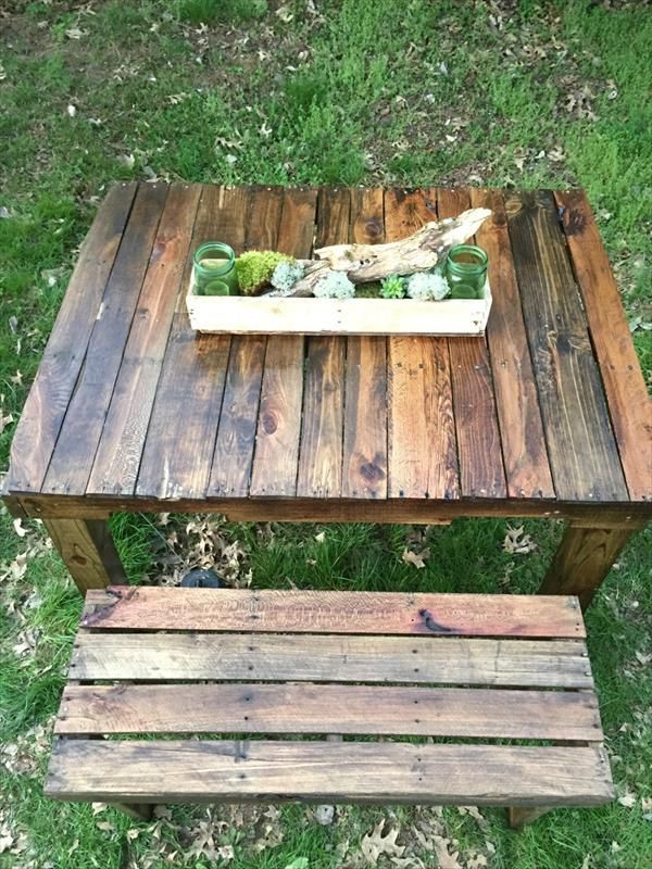 DIY Pallet Picnic Table with Bench | Pallet Furniture Plans