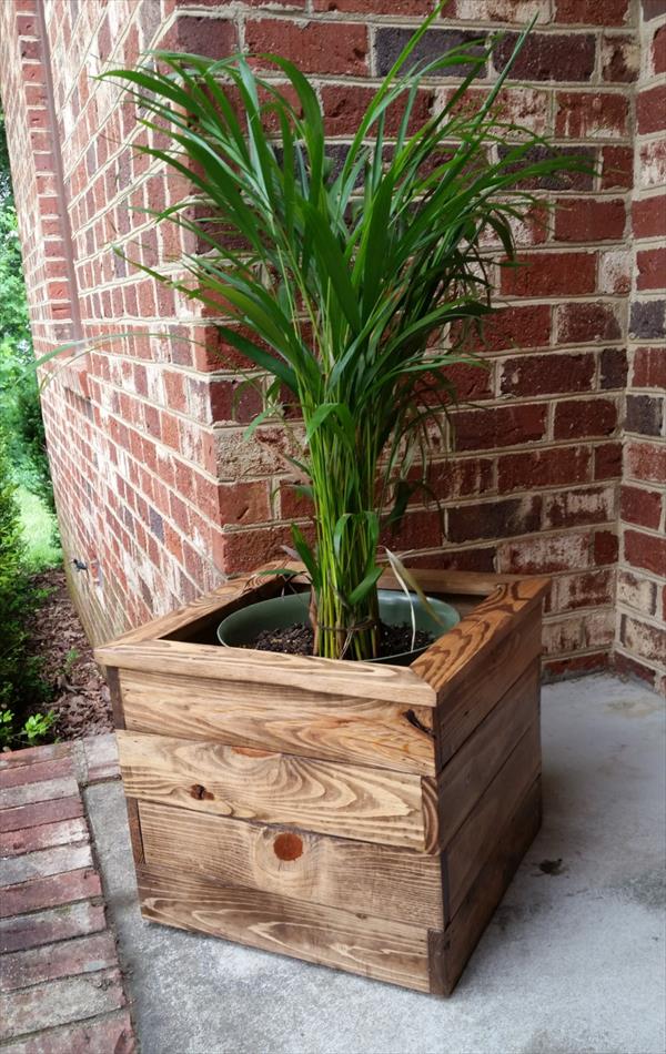 Pallet Planter Boxes for Balcony | Pallet Furniture Plans