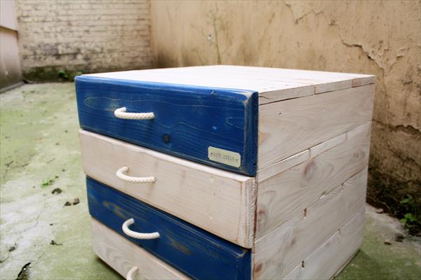 DIY 4 Drawers Pallet Nightstand Pallet Furniture Plans