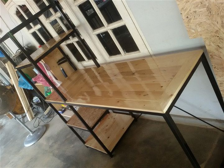 Wooden Pallet Desk With Side Shelf Pallet Furniture Plans