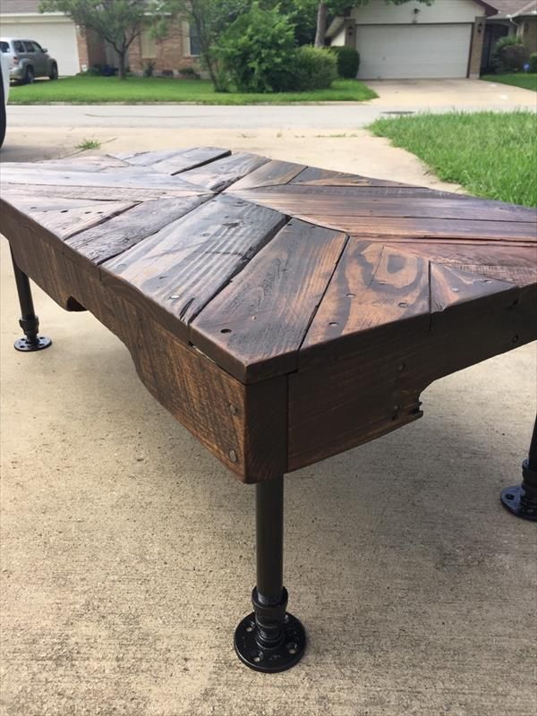 Rustic Pallet Coffee Table with Pipe Legs Pallet 