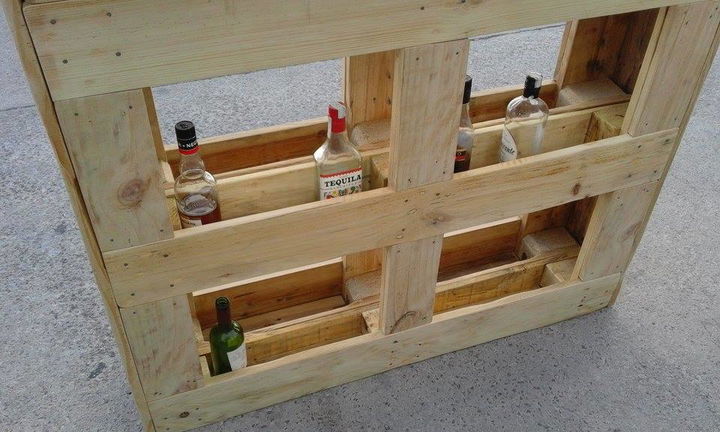 Recycled pallet bar table